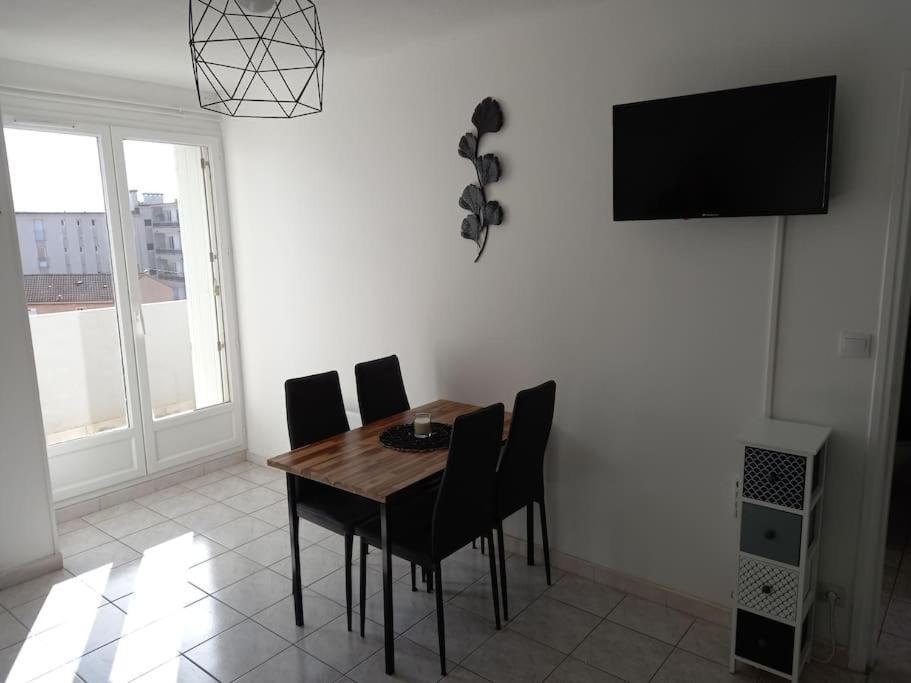 Appart 2/4 Pers Proche Centre Avec Balcon, Parking Narbona Exterior foto
